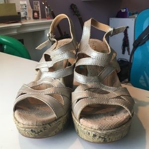 Nude Wedges